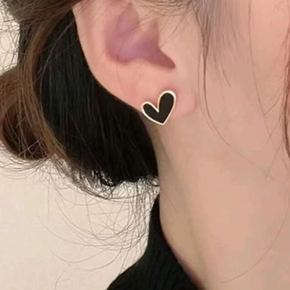 Mini Black Hearts with Gold Accent Stud Posts - Picture 2 of 3